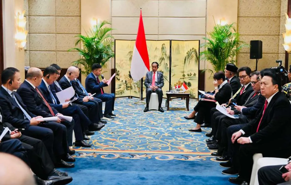 Hilirisasi Industri Kaca, RI Gandeng Perusahaan Kaca Asal China Ini