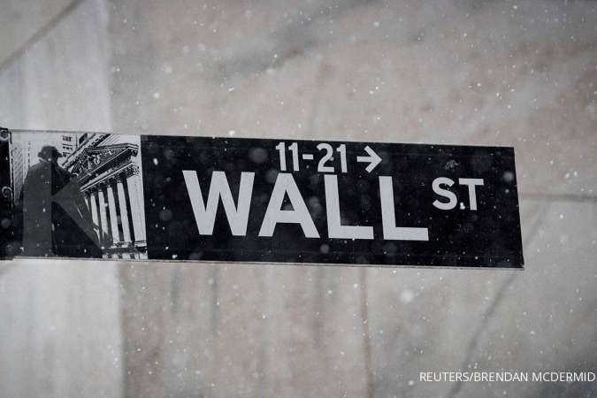 Wall Street mixed, Dow Jones dan S&P 500 turun karena saham bank melorot 