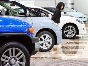 Alarm BI menyala, bank tak merevisi target kredit otomotif dan properti