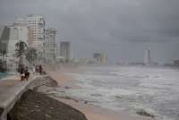 Badai Tropis Imelda Terbentuk, Ancaman Topan Baru Mengintai Atlantik