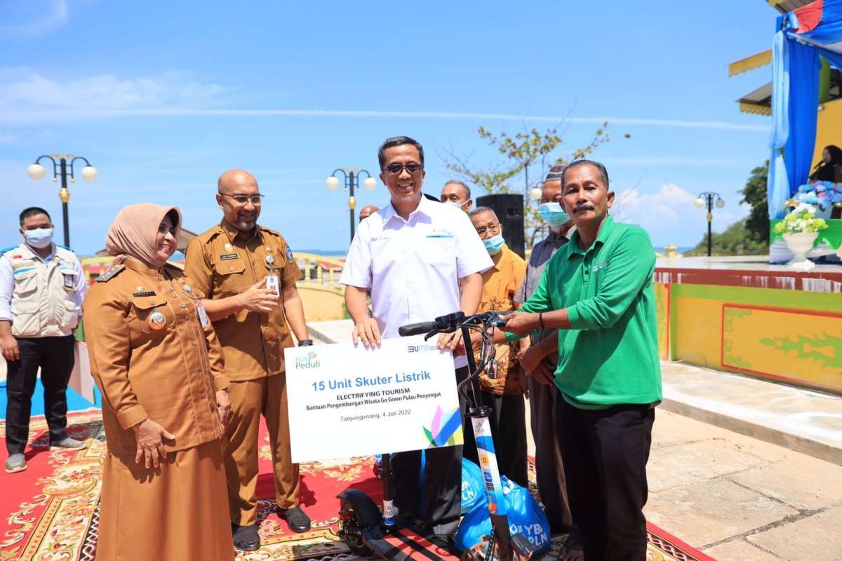 Dukung Wisata Hijau, PLN Bantu Skuter dan Alat Masak Listrik ke Warga Pulau Penyengat