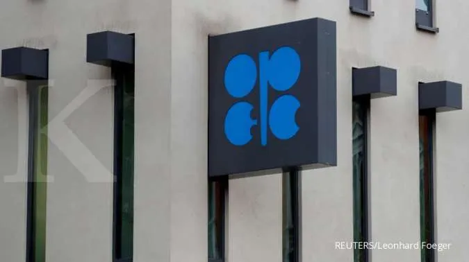 OPEC says coronavirus to trim 2020 oil demand, weighs output cut