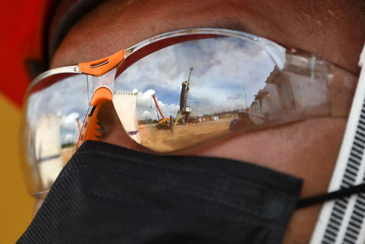 Begini Dampak Kenaikan Harga Minyak Dunia Terhadap Operasional KKKS