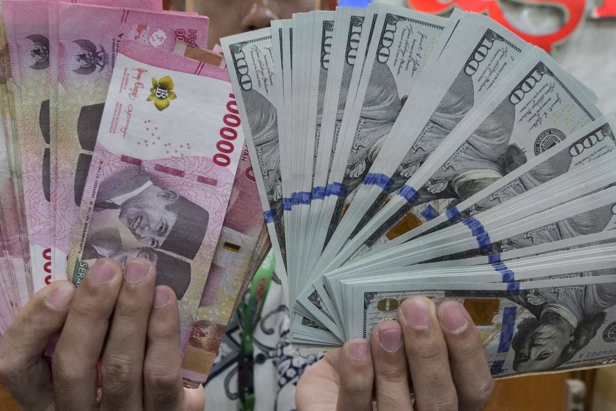 Rupiah Tembus 17.105 per Dolar AS, Ada Apa di Balik Rekor Terburuk Ini?