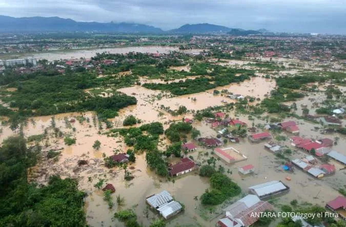 Peringatan Dini Cuaca Besok (27/4) Hujan Lebat, Waspada Bencana di Provinsi Berikut
