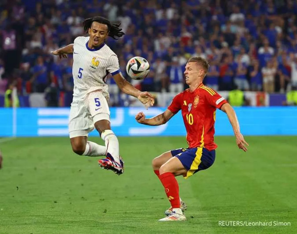  Barcelona Gagal Memperpanjang Registrasi Dani Olmo dan Pau Victor