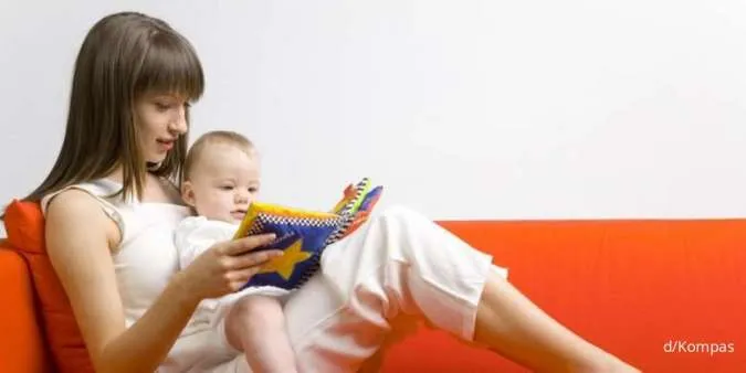 Tingkatkan Kekuatan Otak, Ini 6 Manfaat Membacakan Buku untuk Bayi Sebelum Tidur