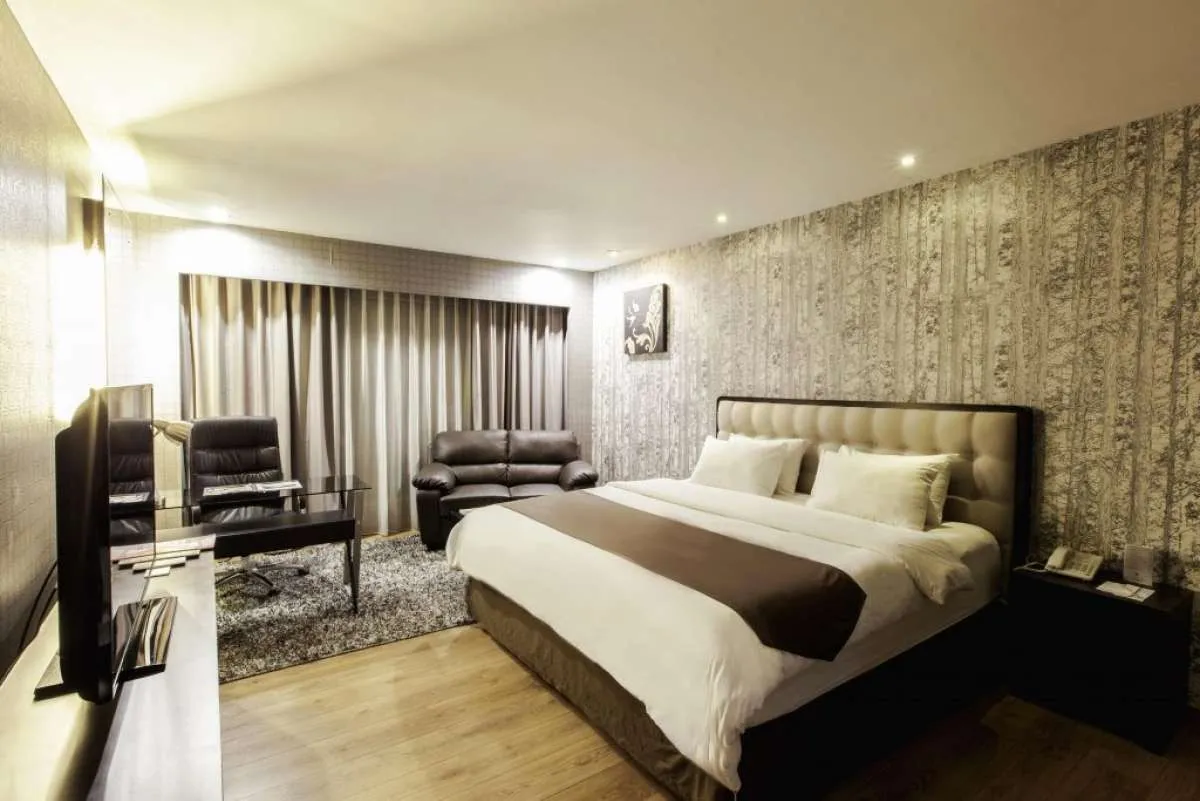 BPS: Tingkat Hunian Kamar Hotel Berbintang Capai 54,69% pada Juni 2024