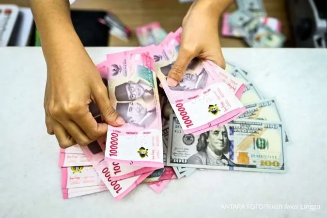 Indonesia's Rupiah Hits Over 6-Month Low, Stocks Jump After Surprise Rate Cut