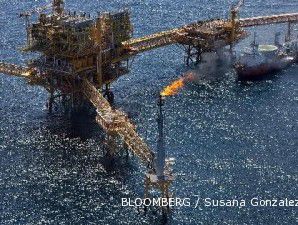 OPEC pertahankan kuota, harga minyak melorot