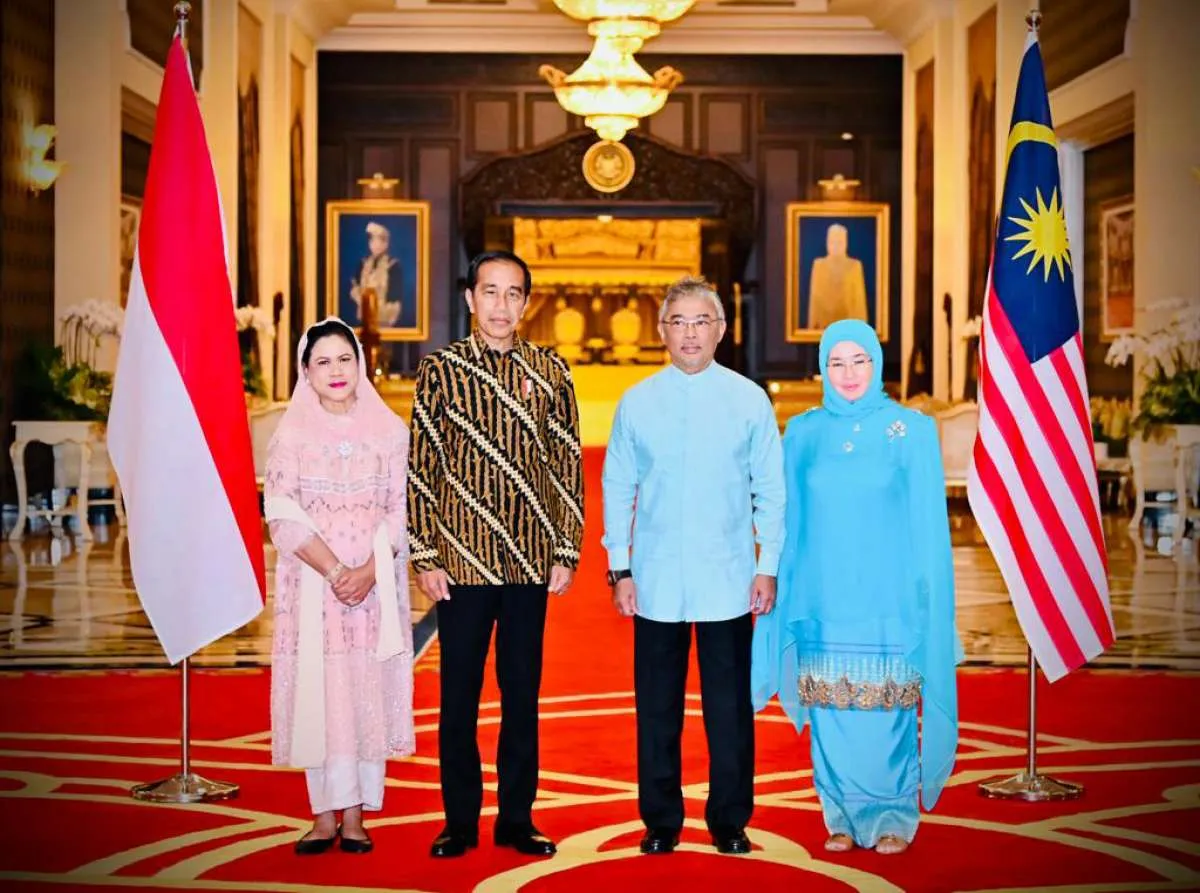 Sebelum Kembali Ke Tanah Air, Presiden Jokowi dan Iriana Bertemu Raja Malaysia