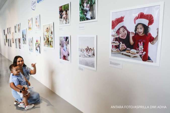 Pameran foto Hari Ibu