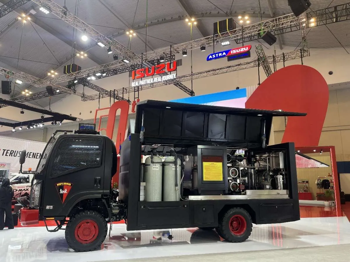 Kolaborasi Isuzu & Brimob Hadirkan Inovasi Kendaraan Water Treatment