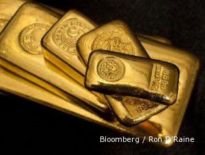 Amerika dan Eropa jeblok, emas terus menyundul level tertinggi