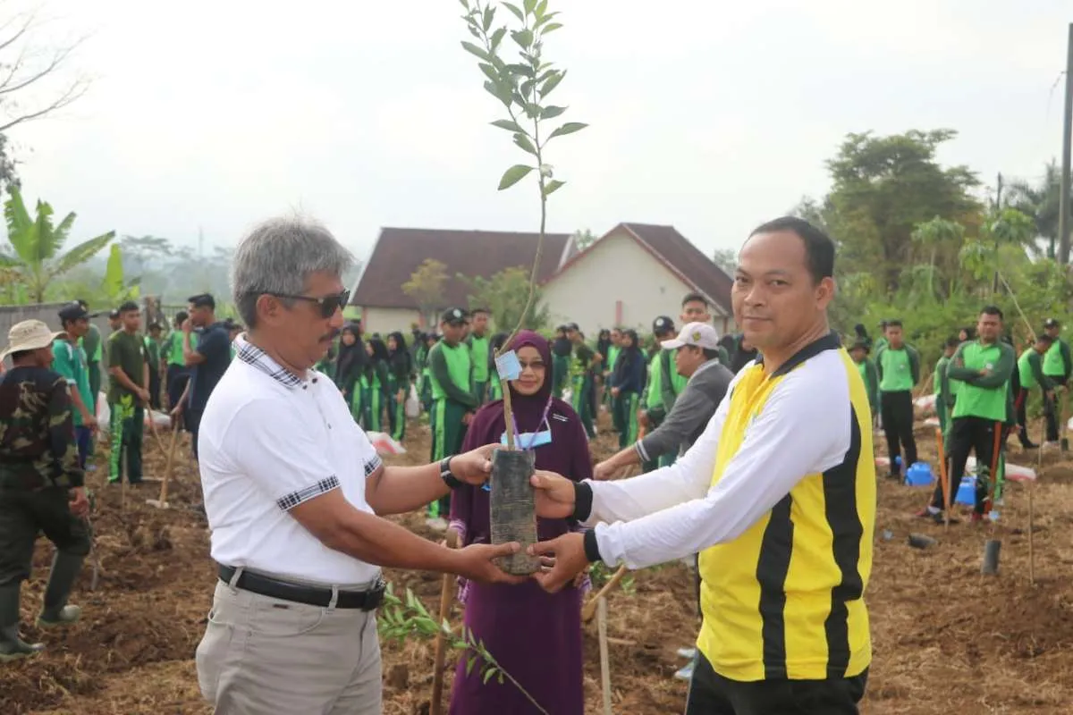 Upaya Polbangtan Malang Lestarikan Lingkungan Sambut HUT Kemerdekaan RI ke-77