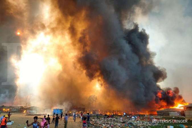Kebakaran hancurkan kamp pengungsi Rohingya, 15 tewas dan 400 lainnya hilang