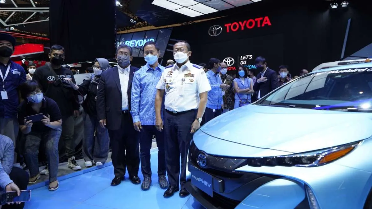 Kolaborasi dengan Toyota, Blue Bird (BIRD) hadirkan taksi hybrid di bandara Soetta