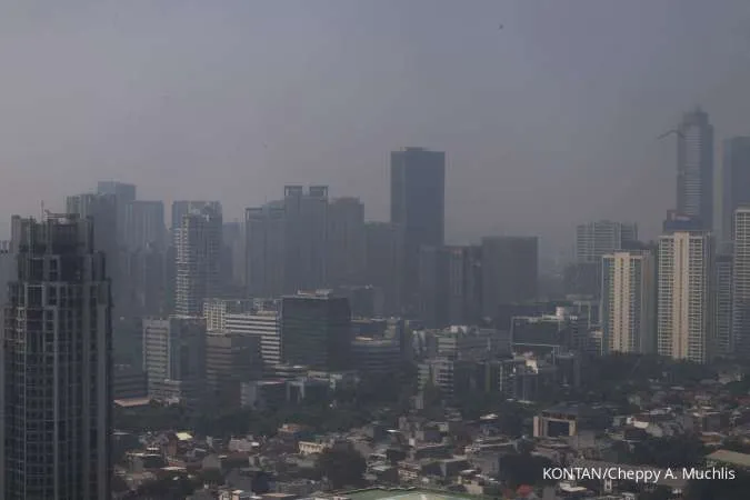4 Pengaruh Buruk Polusi Udara untuk Kulit, Bisa Rusak Skin Barrier Kulit lo