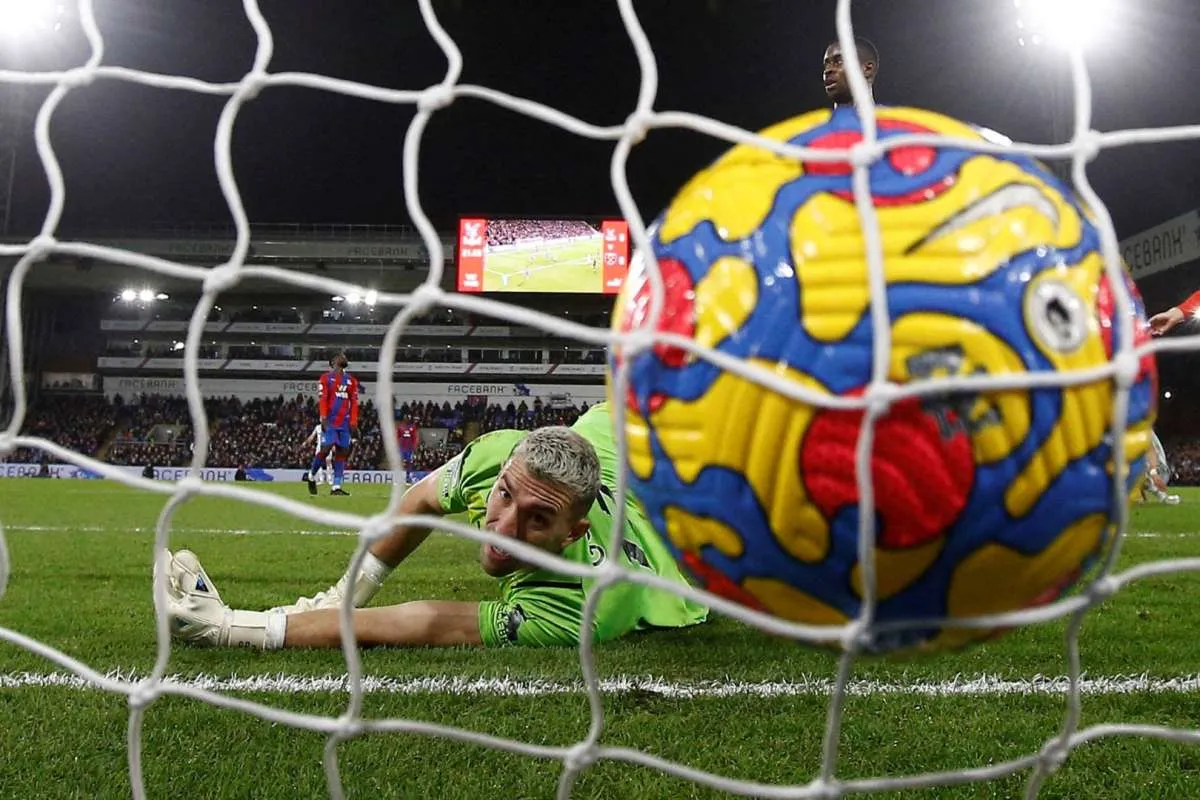 Rekrutan Baru West Ham, Mads Hermansen Bertekad Raih Posisi Kiper Utama