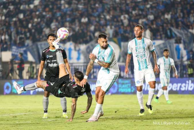 Persib Bandung Kalahkan PSBS Biak 4-1 di Laga Pertama BRI Liga 1 2024-2025