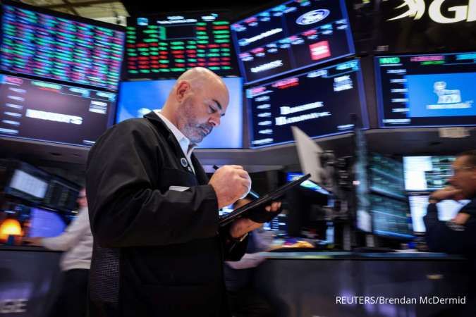 Wall Street Mixed, Investor Mencermati Data Ekonomi Jelang Pertemuan The Fed