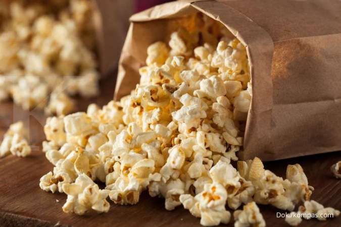 Bisa Menurunkan Berat Badan, Ini Manfaat Popcorn Bila Dimakan Secara Rutin