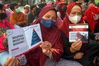 Literasi Minim, Emak-Emak Celah Besar Pinjol Ilegal, Cek Fintech Resmi OJK 2025