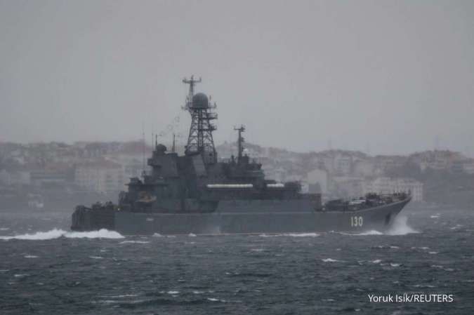 Ukraina Rusak Kapal Logistik Angkatan Laut Rusia di Dekat Pulau Ular