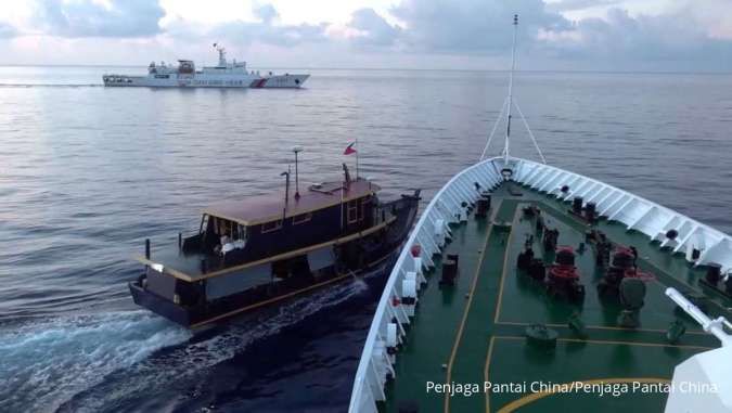 Kapal China Kejar Kapal Filipina di Laut China Selatan, AS Mengawasi dari Udara 