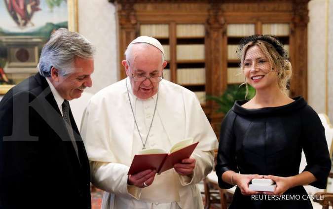 Presiden Argentina sebut Paus Fransiskus berjanji membantunya mengatasi krisis utang 
