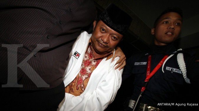 Bupati Buol didakwa menerima suap Rp 3 miliar