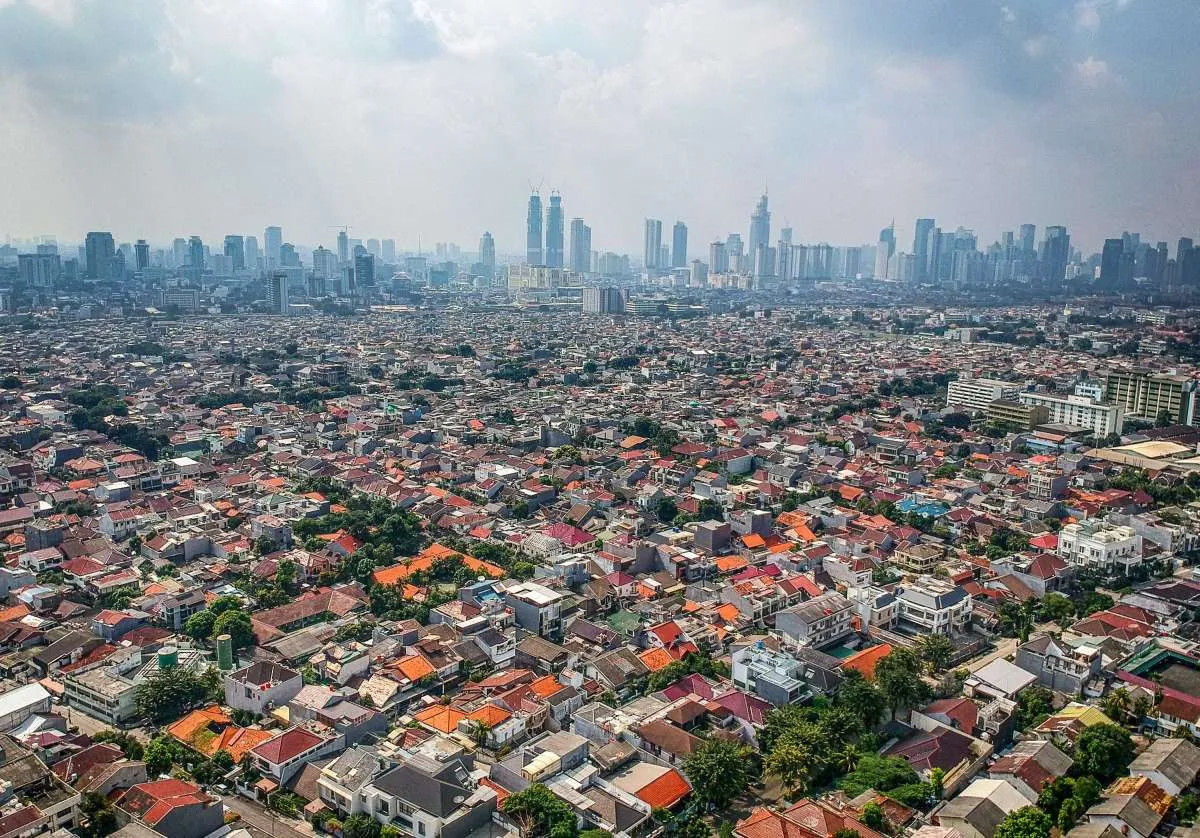 Cuaca besok di Jabodetabek cerah, suhu di pagi hari adem 20 derajat Celcius
