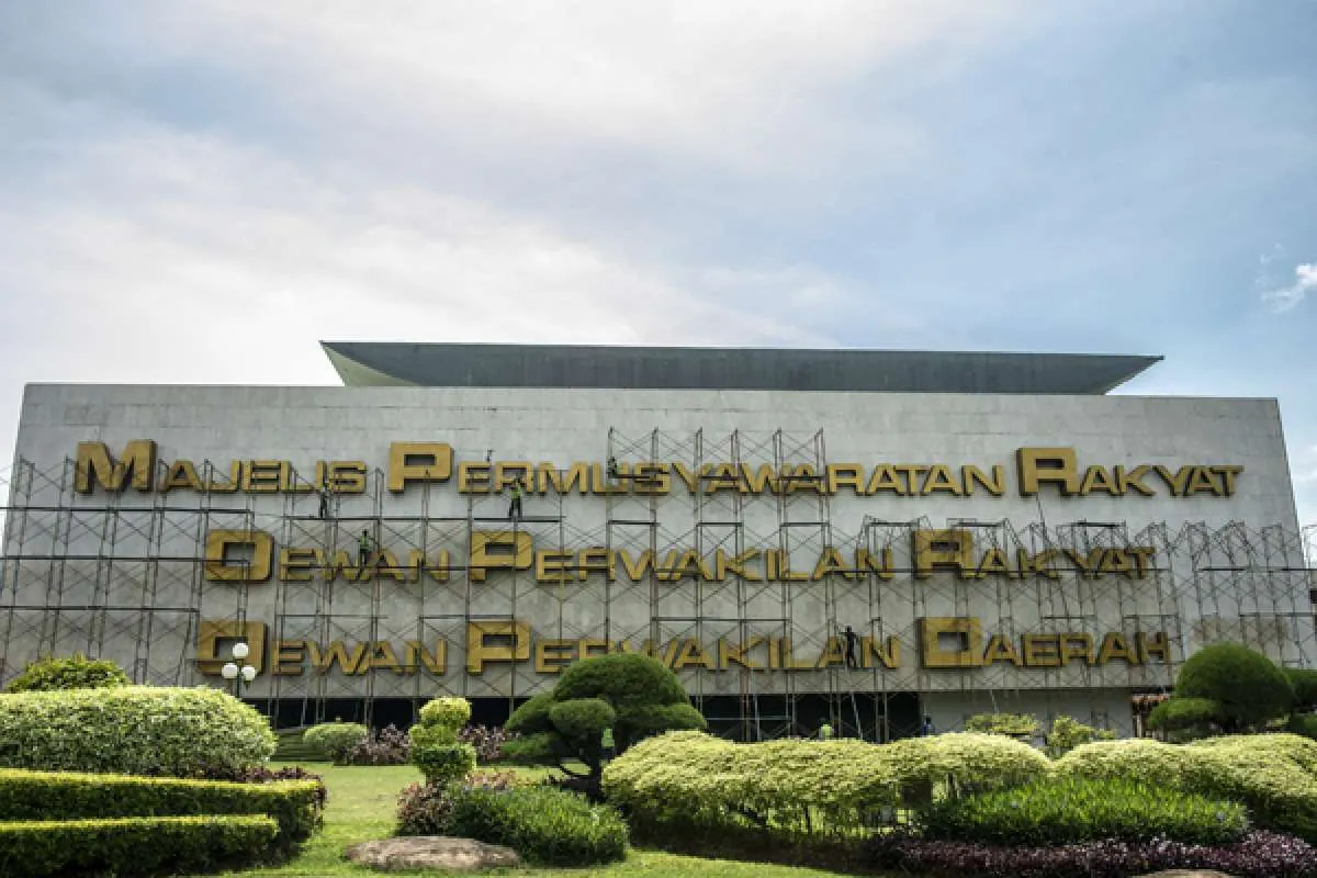 Tugas dan Wewenang MPR: Dasar Hukum MPR dan Prosedur Perubahan UUD 1945