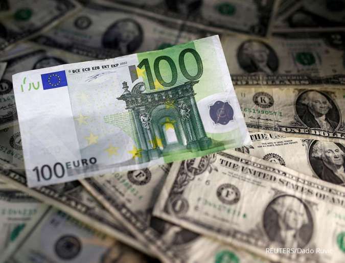 FOREX - Dolar AS Berfluktuasi, Bunga Euro Diperkirakan Akan Turun