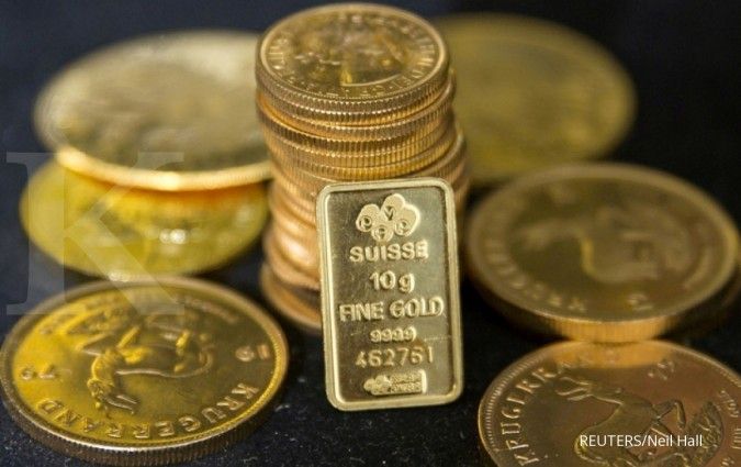 Harga emas turun tipis setelah mencapai level tertinggi sejak Juli