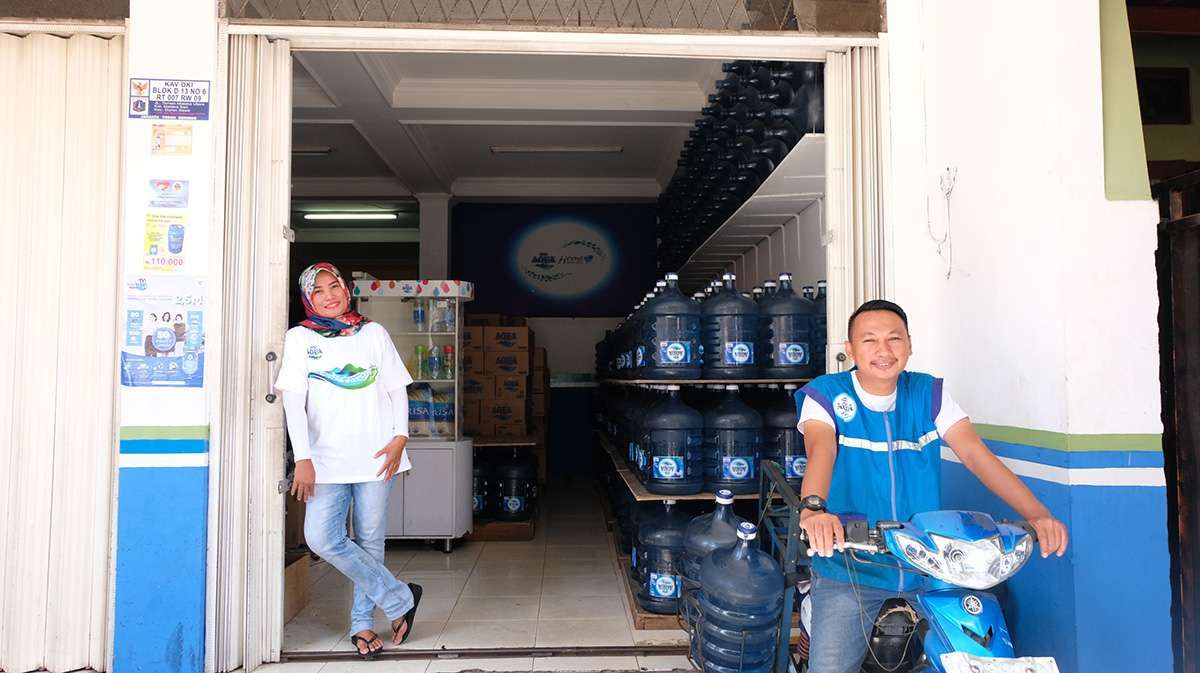 Pesan Lewat Whatsapp, Aqua Diantar ke Rumah