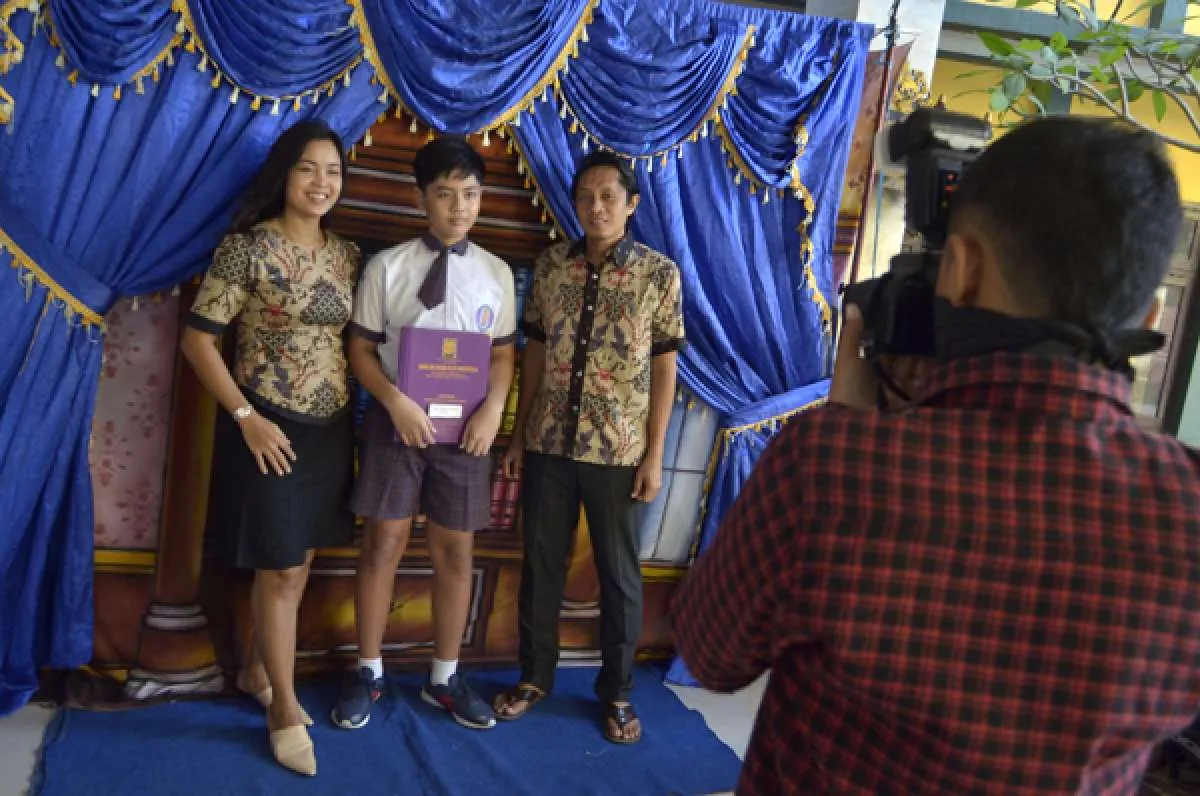 Dukungan orangtua sangat anak butuhkan saat ujian sekolah, ini caranya