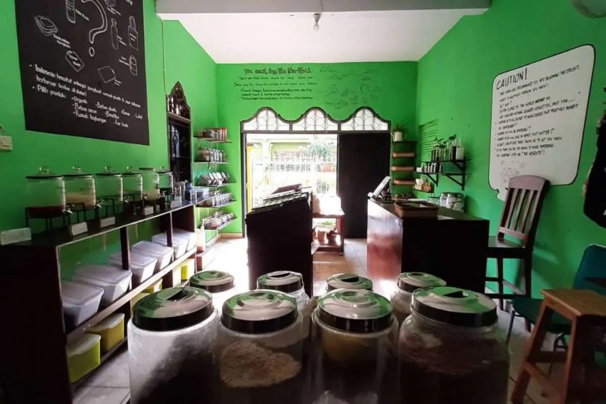Gairah turut menjaga bumi, bisa jadi cuan lewat toko zero waste