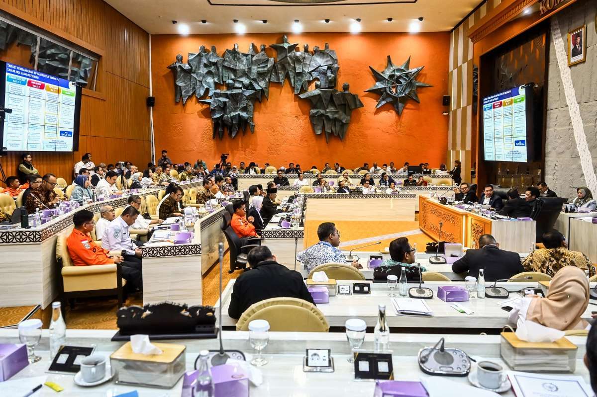 Pemerintah yang Mengikat Pinggang, Pelaku Usaha yang Sesak Nafas