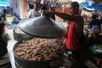 Pertumbuhan Kredit Bagi Wong Cilik Juga Kian Cilik