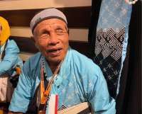 Terbatas Penglihatan, Tak Terbatas Tekad: Mbah Sarjo Menjemput Panggilan Haji