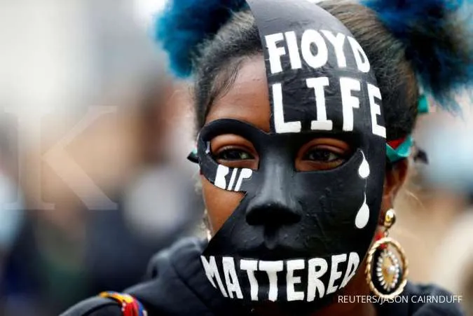 Mourners pay tribute to George Floyd as pressure mounts for U.S. police reform  
