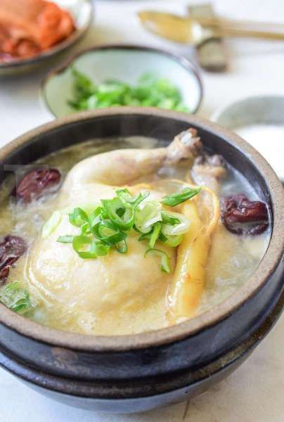Resep Sup Ayam Ginseng Ala Korea yang Kaya Rempah & Menyehatkan