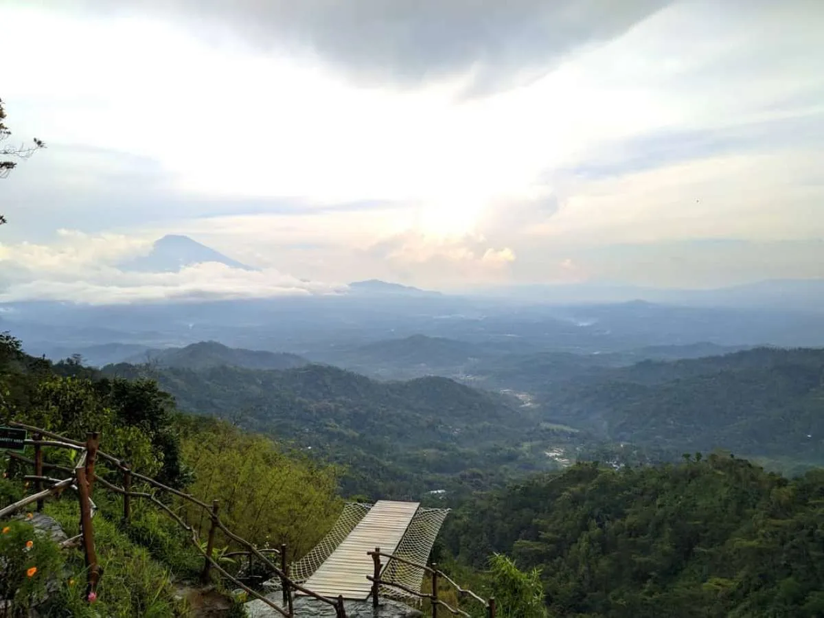 Rekomendasi tempat camping di Yogyakarta, ke Bukit Ngisis Nglinggo