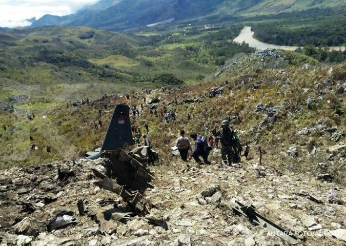 Papua crash blamed on weather, human error 