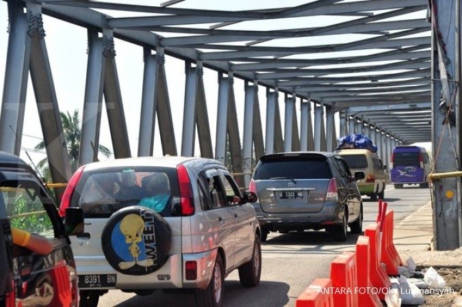 Jembatan Comal rusak, jam operasi truk dibatasi 