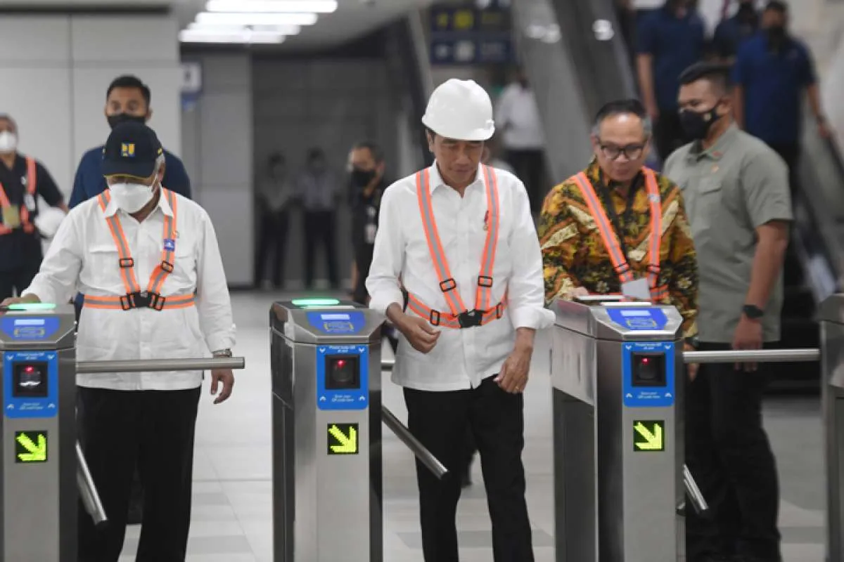 LRT Jabodebek Diharapkan Beroperasi Juli 2023, Bersamaan dengan Kereta Cepat