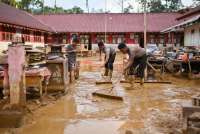 43 Hari Pascabanjir, Lumpur Masih Menyelimuti Permukiman Warga Tapteng