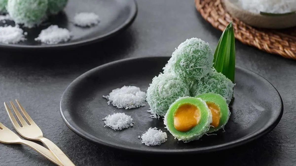Unik! Ini Cara Bikin Klepon Tepung Ketan Isi Salted Egg yang Meleleh
