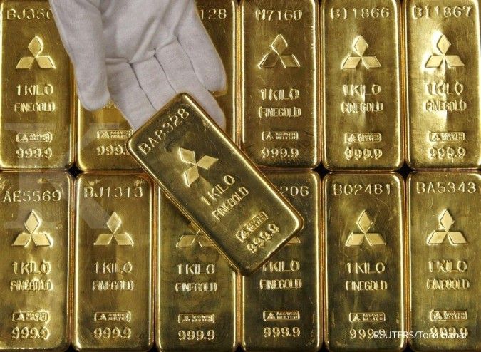 Kejutan BOJ bikin harga emas melambung